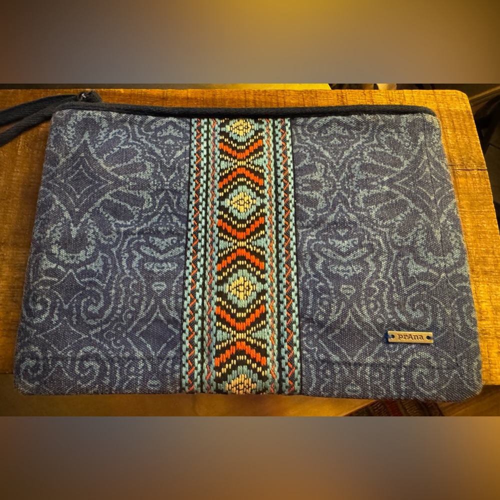 PrAna Jazmina Printed Canvas Boho Wristlet Clutch Blue